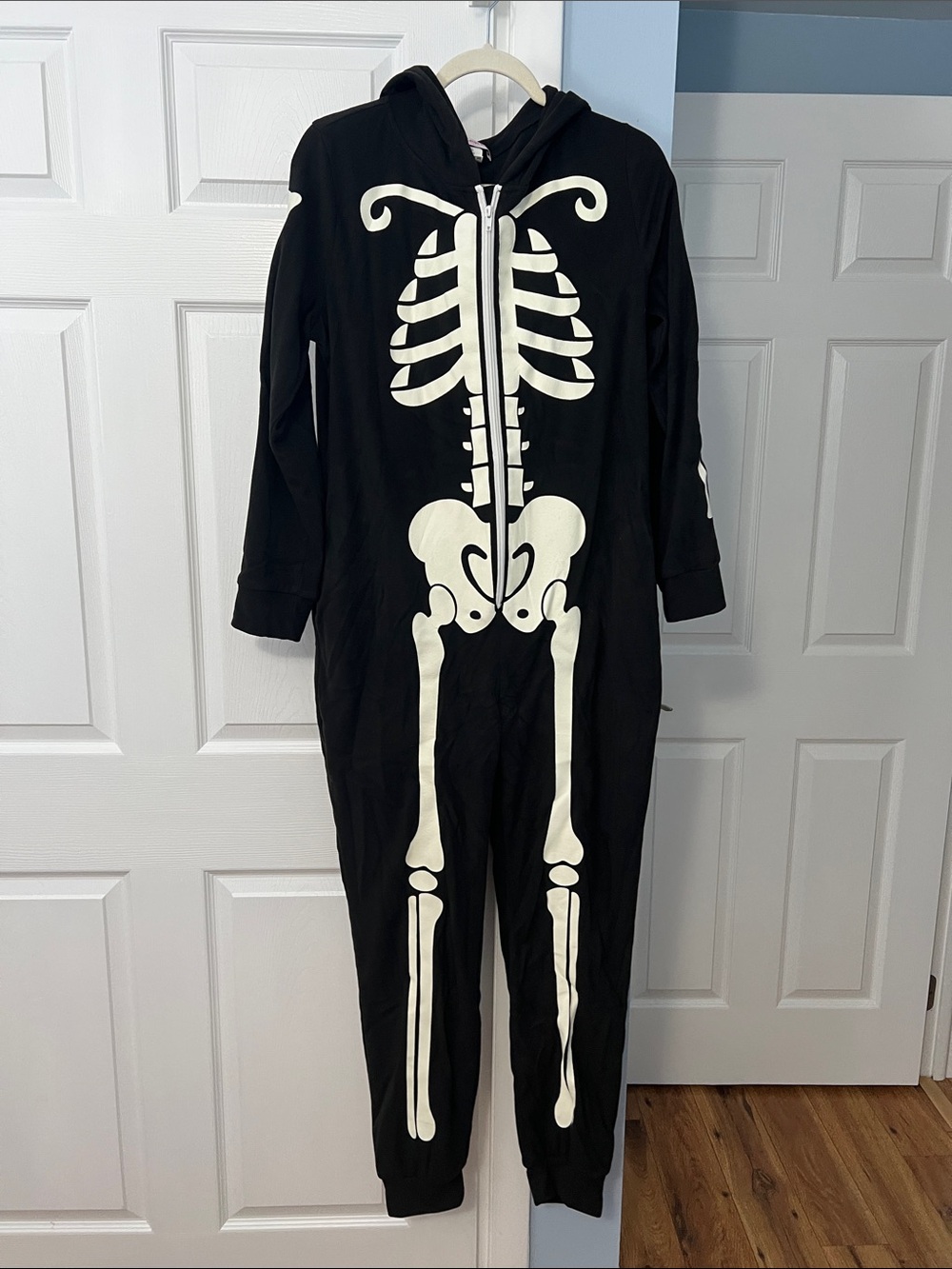 Womenβs Veseacky Skeleton Glow in Dark Jumpsuit Halloween Hooded | Size: L